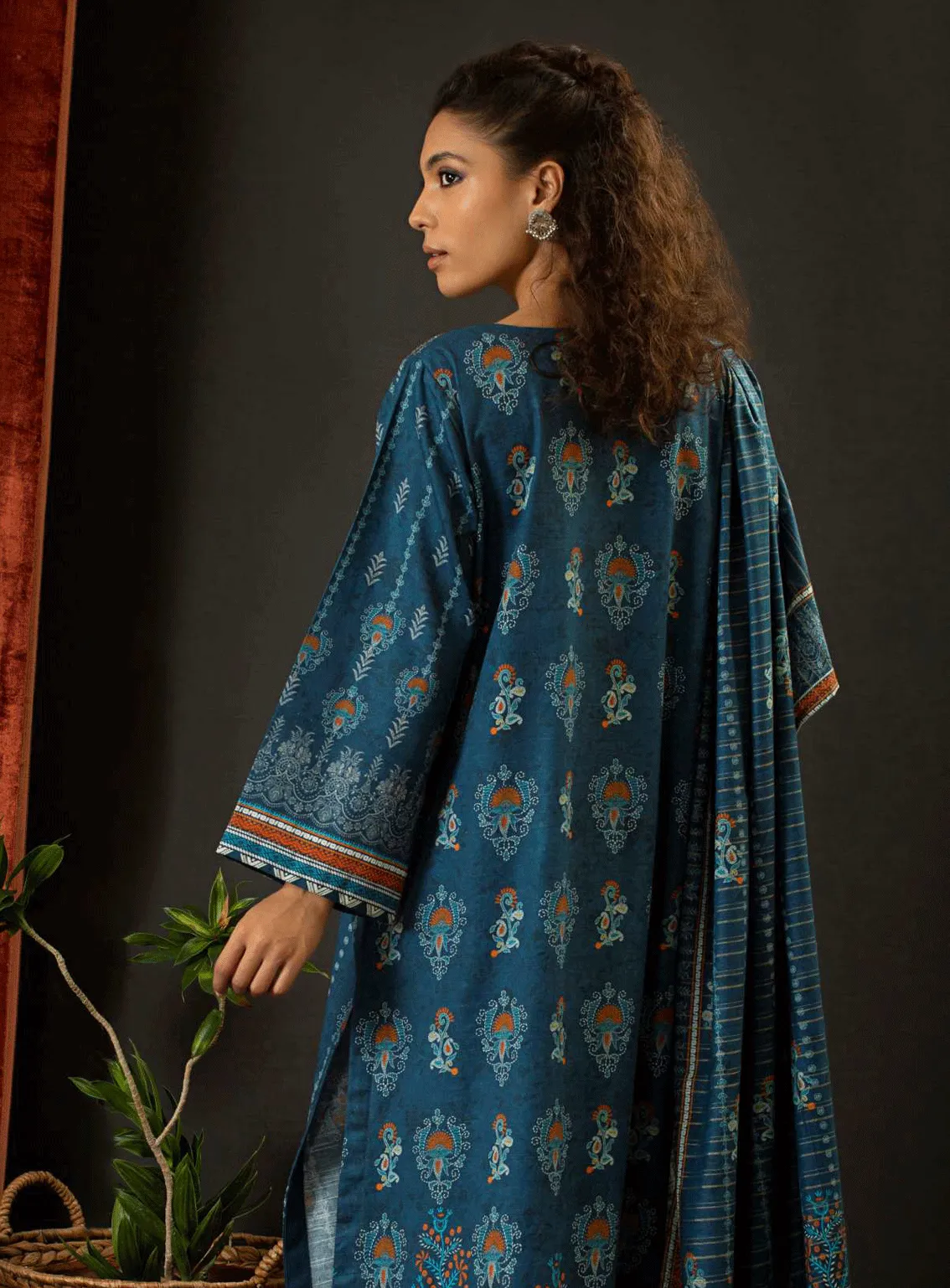 Aadab By Rashid Textile Embroidered Khaddar Unstitched 3 Piece Suit - RT23AK 8304