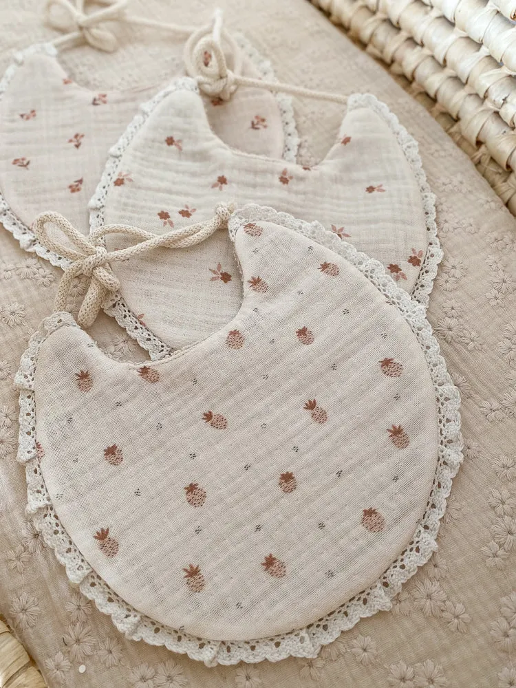 Baby bib / delicate prints