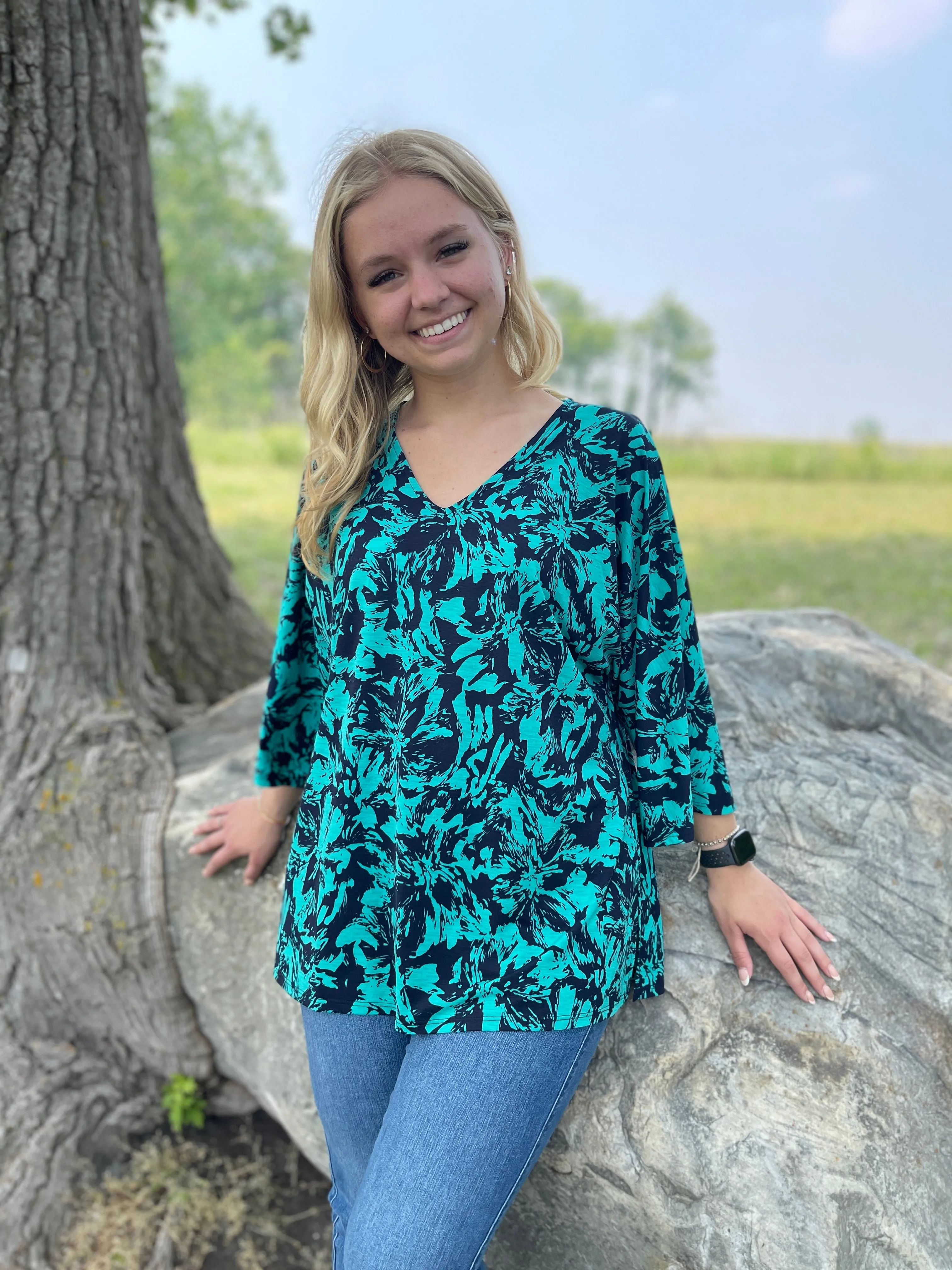 BLACK/TEAL V NECK DOLMAN SLEEVE TOP