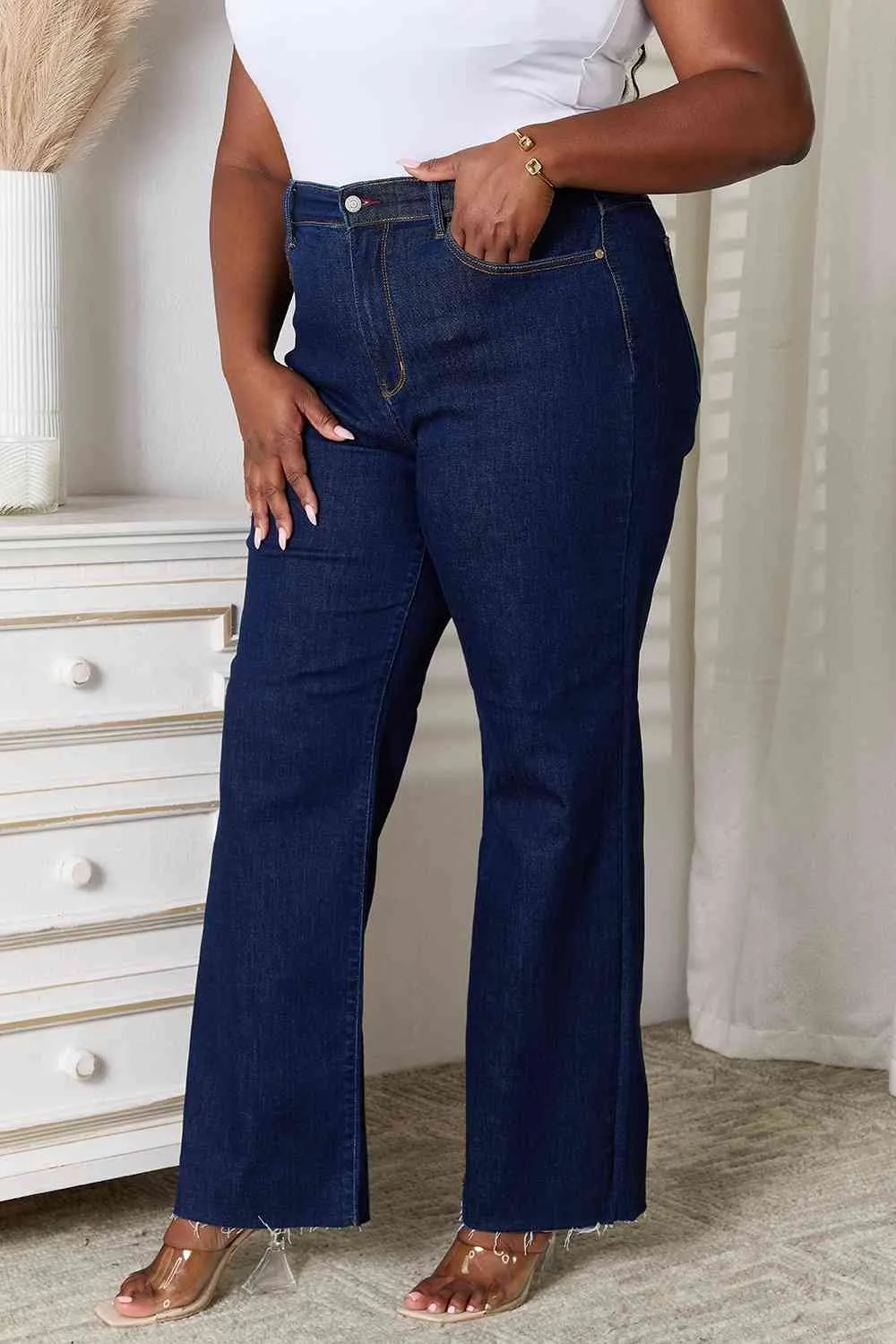 Judy Blue, High Waist Vintage & Back Darts Detail Straight Leg Jeans