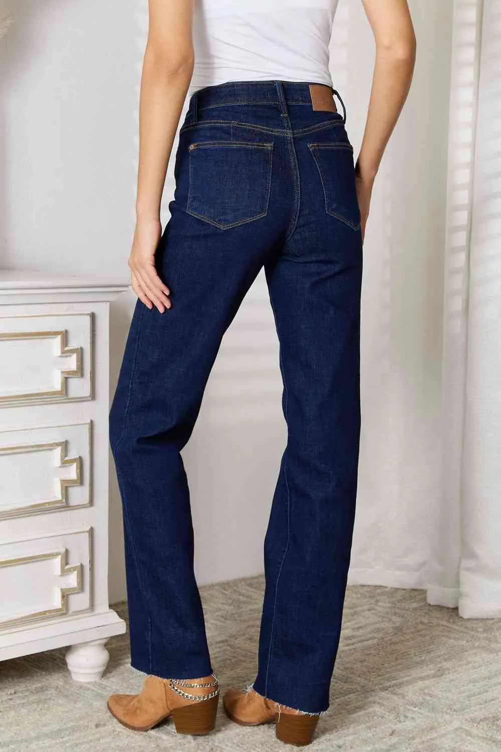 Judy Blue, High Waist Vintage & Back Darts Detail Straight Leg Jeans