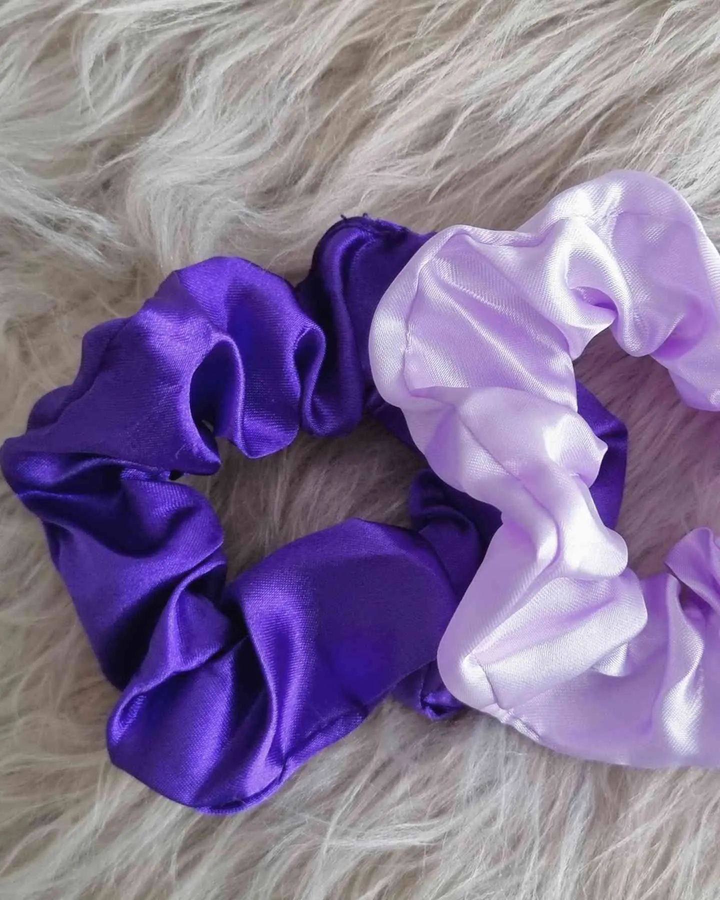 Scrunchie Satin Set 2 Morado | Handmade